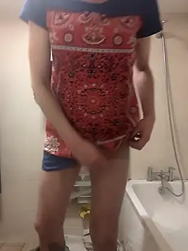 Snapshot of maciej chatting on 12-12-24, 11:36 maciej online show from 12-12-24, 11:36