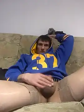 Snapshot of maciej chatting on 12-16-24, 10:03 maciej online show from 12-16-24, 10:03