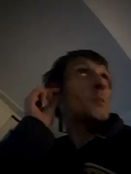 Snapshot of maciej chatting on 09-10-25, 07:14 maciej online show from 09-10-25, 07:14