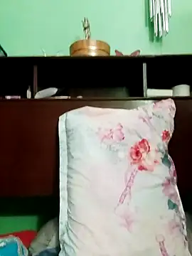 QueenSoreal online show from 04-04-26, 05:43