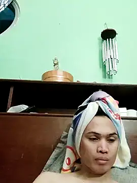 QueenSoreal online show from 04-05-26, 03:20