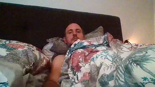 Snapshot of verylargecock chatting on 09-16-25, 09:27 verylargecock online show from 09-16-25, 09:27