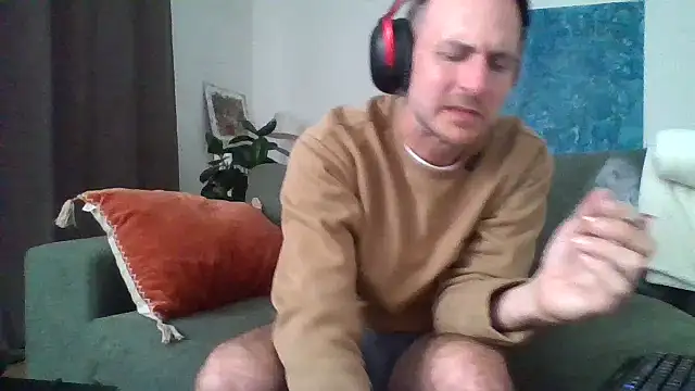 Snapshot of verylargecock chatting on 09-22-25, 12:40 verylargecock online show from 09-22-25, 12:40