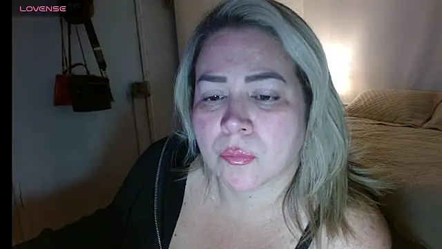 bella savati online show from 10-11-25, 11:14