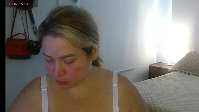 bella savati online show from 10-20-25, 06:52