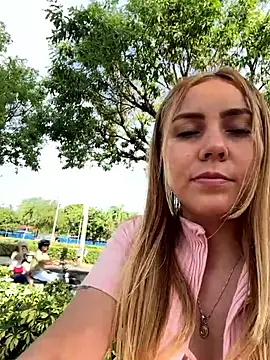 Brittanyrosexx online show from 09-12-25, 08:53