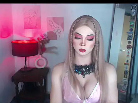 Snapshot of MagneticBeauty chatting on 10-25-25, 03:29 MagneticBeauty online show from 10-25-25, 03:29