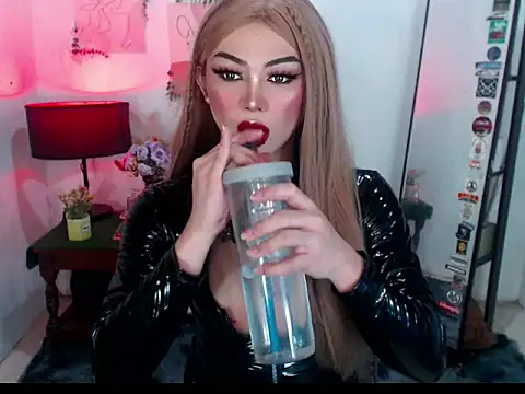 Snapshot of MagneticBeauty chatting on 12-01-25, 08:03 MagneticBeauty online show from 12-01-25, 08:03