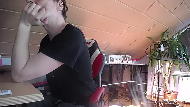 Snapshot of LackAddicted chatting on 03-07-25, 08:45 LackAddicted online show from 03-07-25, 08:45