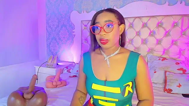 Snapshot of CaseyMoon chatting on 03-13-26, 12:34 CaseyMoon online show from 03-13-26, 12:34