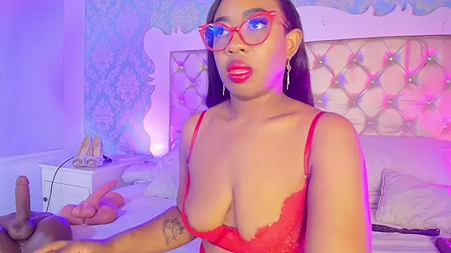 Snapshot of CaseyMoon chatting on 04-01-26, 12:39 CaseyMoon online show from 04-01-26, 12:39