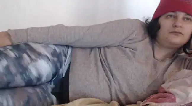 Snapshot of flowerlauren chatting on 02-09-25, 10:53 flowerlauren online show from 02-09-25, 10:53