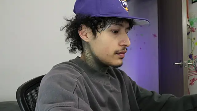 trieone online show from 02-01-26, 04:38