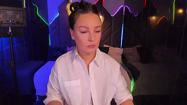 Snapshot of MilenaMellow chatting on 11-20-25, 08:30 MilenaMellow online show from 11-20-25, 08:30