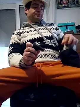 Snapshot of Dharmare@xh chatting on 02-19-25, 04:00 Dharmarexh online show from 02-19-25, 04:00