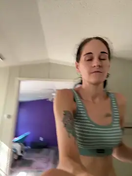 lolabunny9 online show from 09-18-25, 01:57