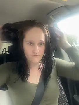 Snapshot of lolabunny9 chatting on 03-12-26, 05:52 lolabunny9 online show from 03-12-26, 05:52