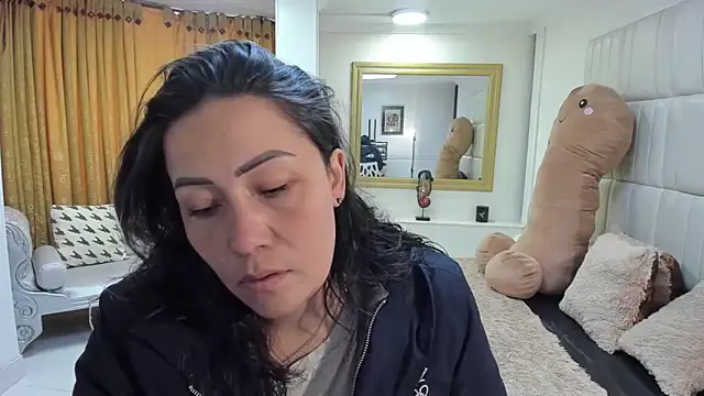 gaby trent online show from 11-06-25, 02:51