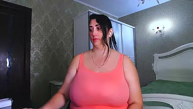 Evelyn Shy online show from 12-25-24, 07:14