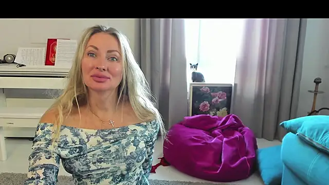 Veola new online show from 10-08-25, 03:59