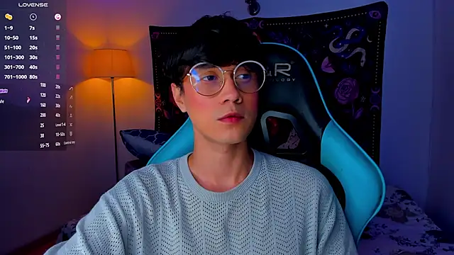 Snapshot of LeaneSeb chatting on 12-02-24, 03:47 LeaneSeb online show from 12-02-24, 03:47