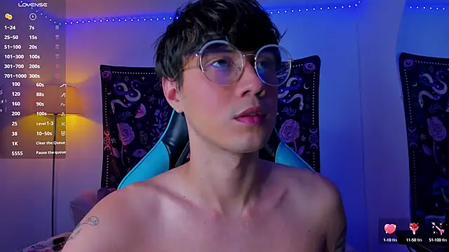 Snapshot of LeaneSeb chatting on 12-09-24, 11:45 LeaneSeb online show from 12-09-24, 11:45