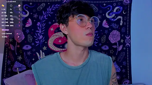 Snapshot of LeaneSeb chatting on 12-10-24, 05:50 LeaneSeb online show from 12-10-24, 05:50