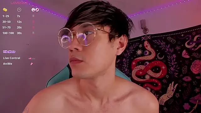 Snapshot of LeaneSeb chatting on 01-12-25, 05:44 LeaneSeb online show from 01-12-25, 05:44