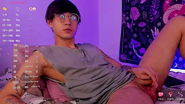 Snapshot of LeaneSeb chatting on 01-22-25, 05:59 LeaneSeb online show from 01-22-25, 05:59