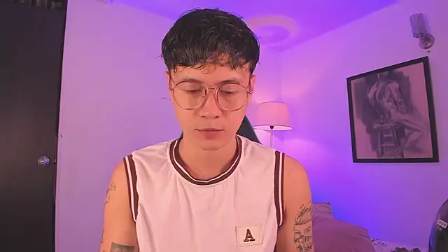 Snapshot of LeaneSeb chatting on 10-02-25, 03:35 LeaneSeb online show from 10-02-25, 03:35