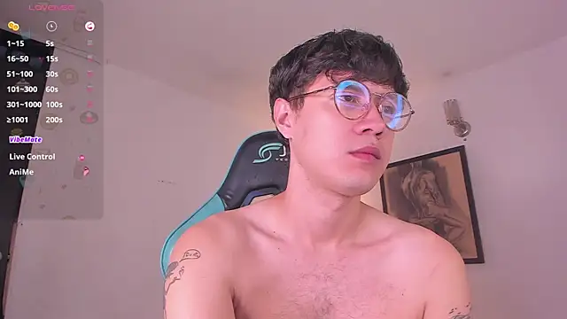 Snapshot of LeaneSeb chatting on 11-21-25, 11:09 LeaneSeb online show from 11-21-25, 11:09