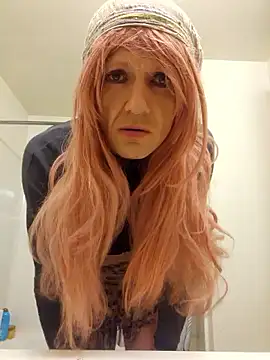 Snapshot of KandiK37 chatting on 03-07-25, 03:29 KandiK37 online show from 03-07-25, 03:29