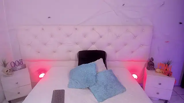 ximena slut 21 online show from 10-14-25, 03:40