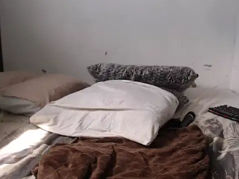 XHotJuicyBootyXX online show from 12-15-24, 01:00
