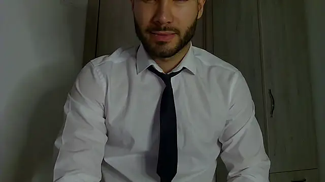 Snapshot of Justynn1 chatting on 11-23-25, 05:29 Justynn1 online show from 11-23-25, 05:29