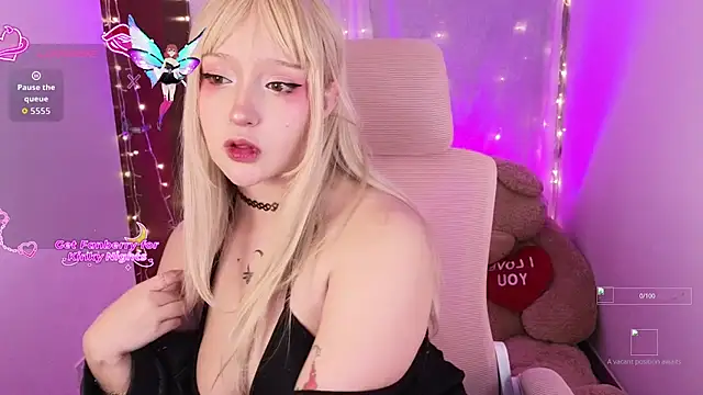 Snapshot of KuroChan420 chatting on 11-26-25, 12:22 KuroChan420 online show from 11-26-25, 12:22