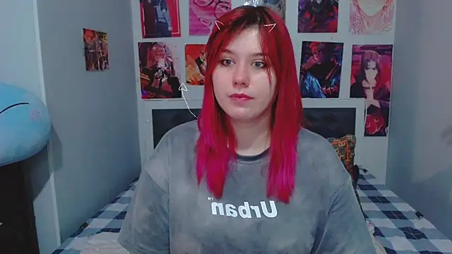 Snapshot of MikaMoonn chatting on 12-28-24, 12:26 MikaMoonn online show from 12-28-24, 12:26