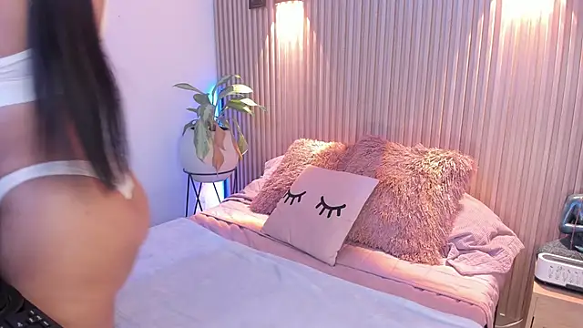 Snapshot of AMELIE_xx chatting on 10-20-25, 12:16 AMELIE xx online show from 10-20-25, 12:16