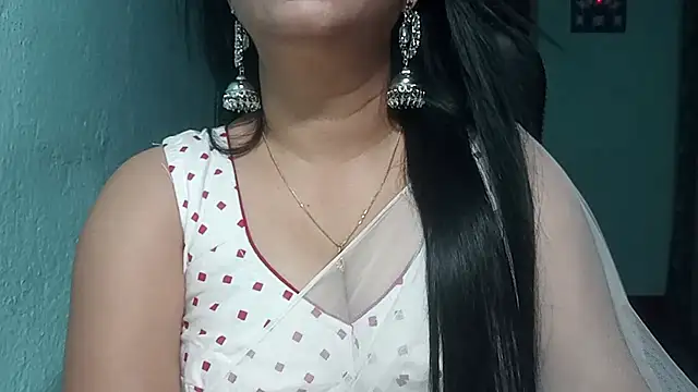 Snapshot of YourModhu chatting on 11-11-25, 05:57 YourModhu online show from 11-11-25, 05:57