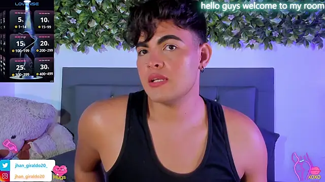 Snapshot of kamii_22 chatting on 10-09-25, 01:53 kamii 22 online show from 10-09-25, 01:53