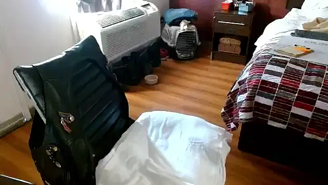 mycock2474u online show from 11-04-25, 10:31