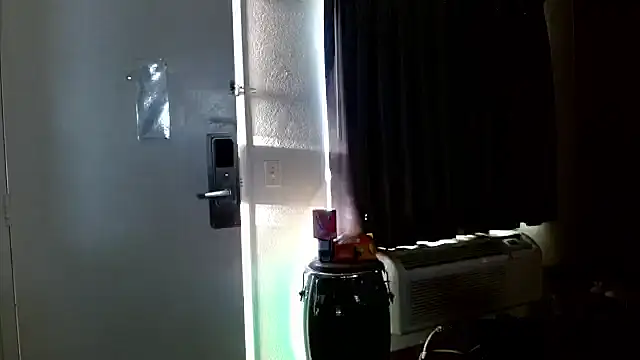 mycock2474u online show from 11-08-25, 02:28