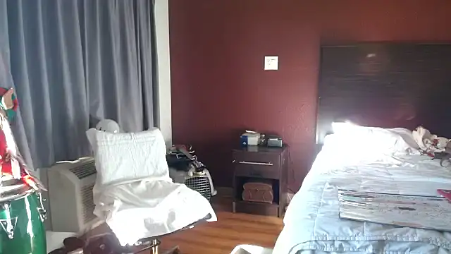 mycock2474u online show from 11-17-25, 03:29