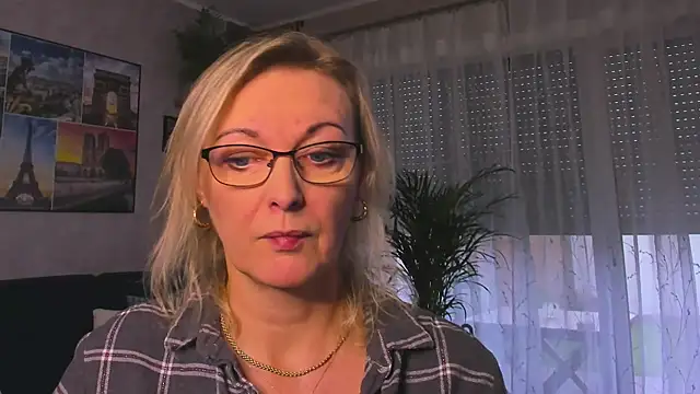 vanessa chat online show from 11-20-25, 02:17