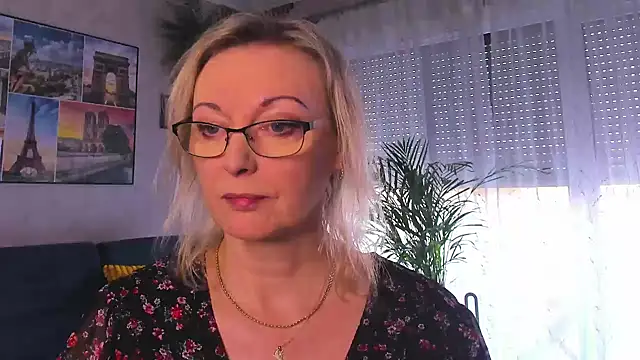 Snapshot of vanessa_chat chatting on 03-08-26, 02:32 vanessa chat online show from 03-08-26, 02:32