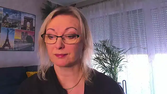 Snapshot of vanessa_chat chatting on 03-09-26, 02:21 vanessa chat online show from 03-09-26, 02:21