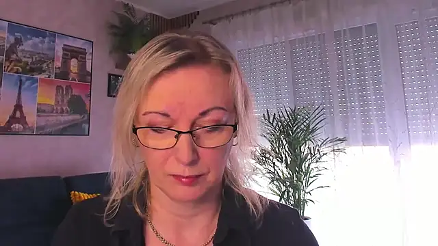 Snapshot of vanessa_chat chatting on 03-11-26, 02:23 vanessa chat online show from 03-11-26, 02:23