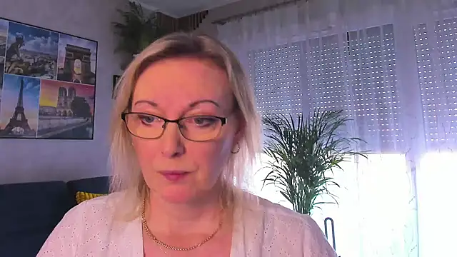 Snapshot of vanessa_chat chatting on 03-18-26, 02:20 vanessa chat online show from 03-18-26, 02:20