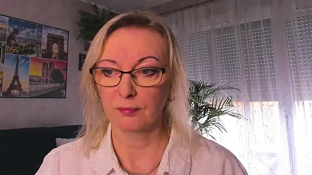 Snapshot of vanessa_chat chatting on 03-23-26, 02:21 vanessa chat online show from 03-23-26, 02:21