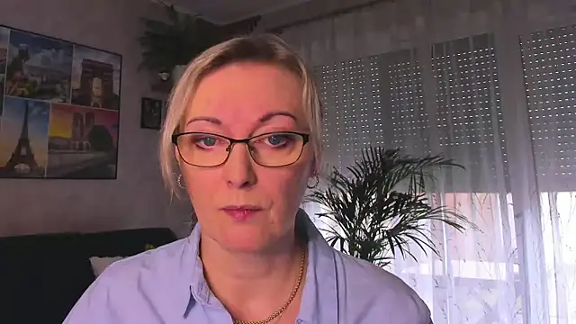 Snapshot of vanessa_chat chatting on 03-25-26, 02:12 vanessa chat online show from 03-25-26, 02:12